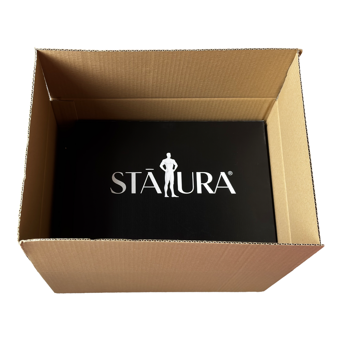 DEDANS, LA BOÎTE STATURA.